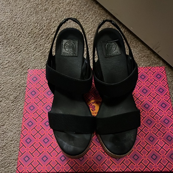 Tory Burch Black Slingback wedge - Picture 3 of 9